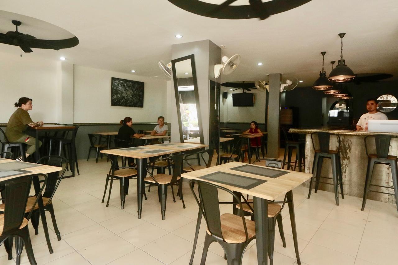 C&C Residence Bistro Restaurant Pattaya Exterior foto